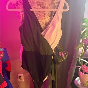 Cupshe Black and White One Piece Swimsuit